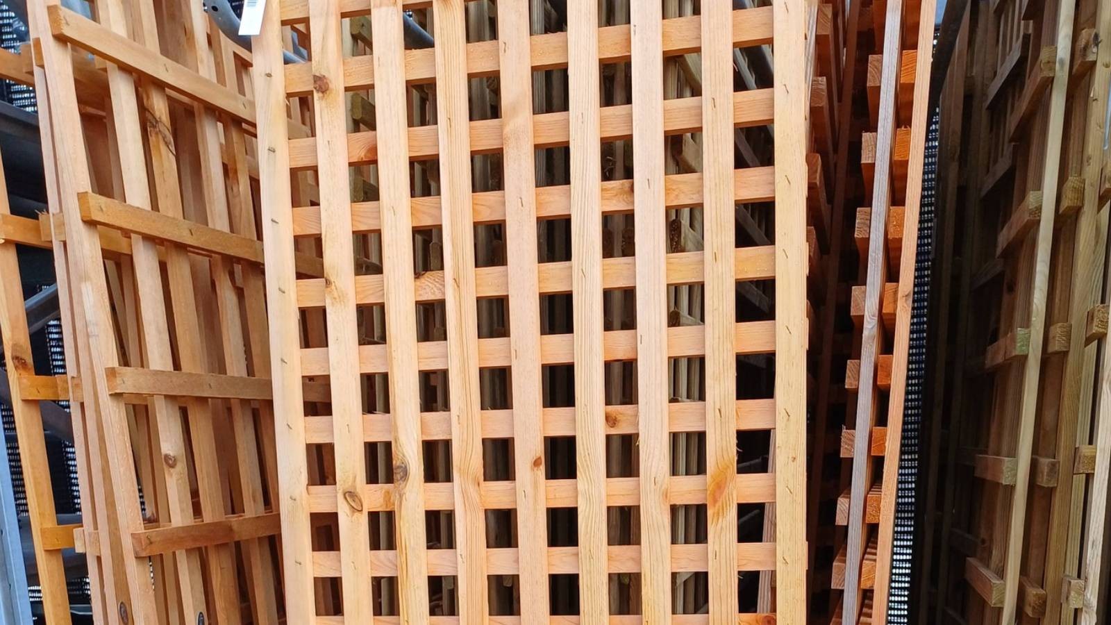 Trellis and decorative fencing in Derby